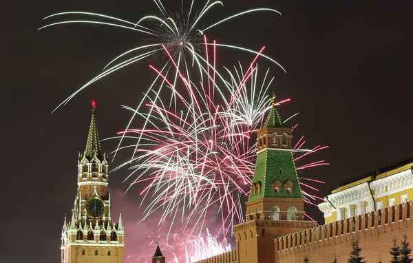 Новый год 2019 Москва - во сколько салют? Где смотреть?
